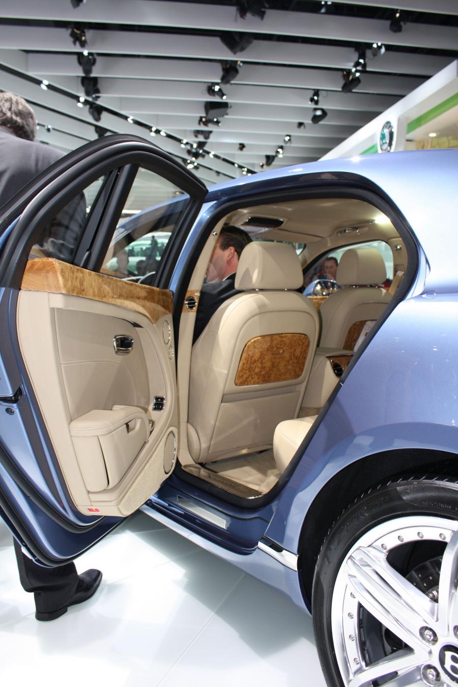  Bentley Mulsanne 2010 года  (фото 92 из 262)